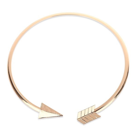 Jewelry - Golden Arrow Circle Choker Necklace